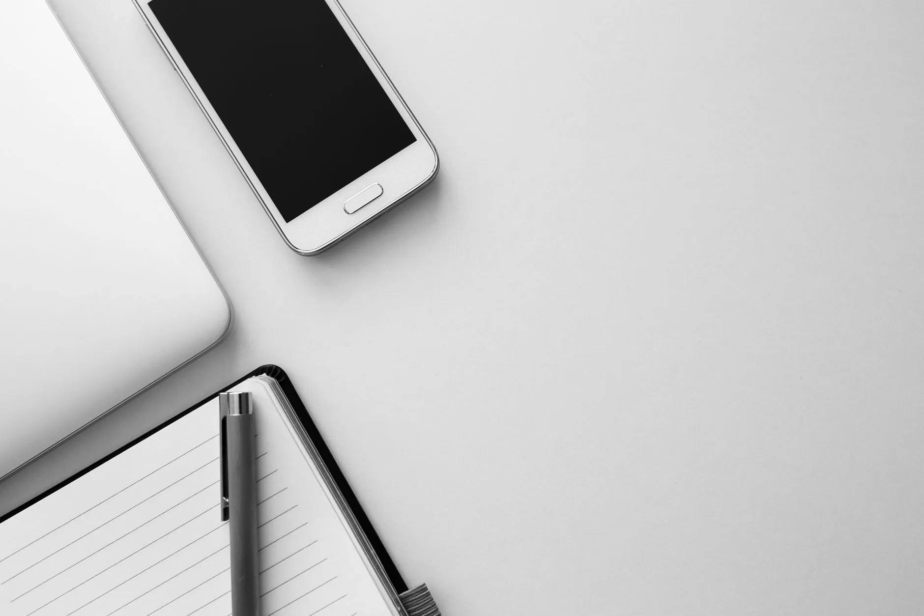 2025年企业宣传片制作趋势：影视制作技术升级与创意表达新方向