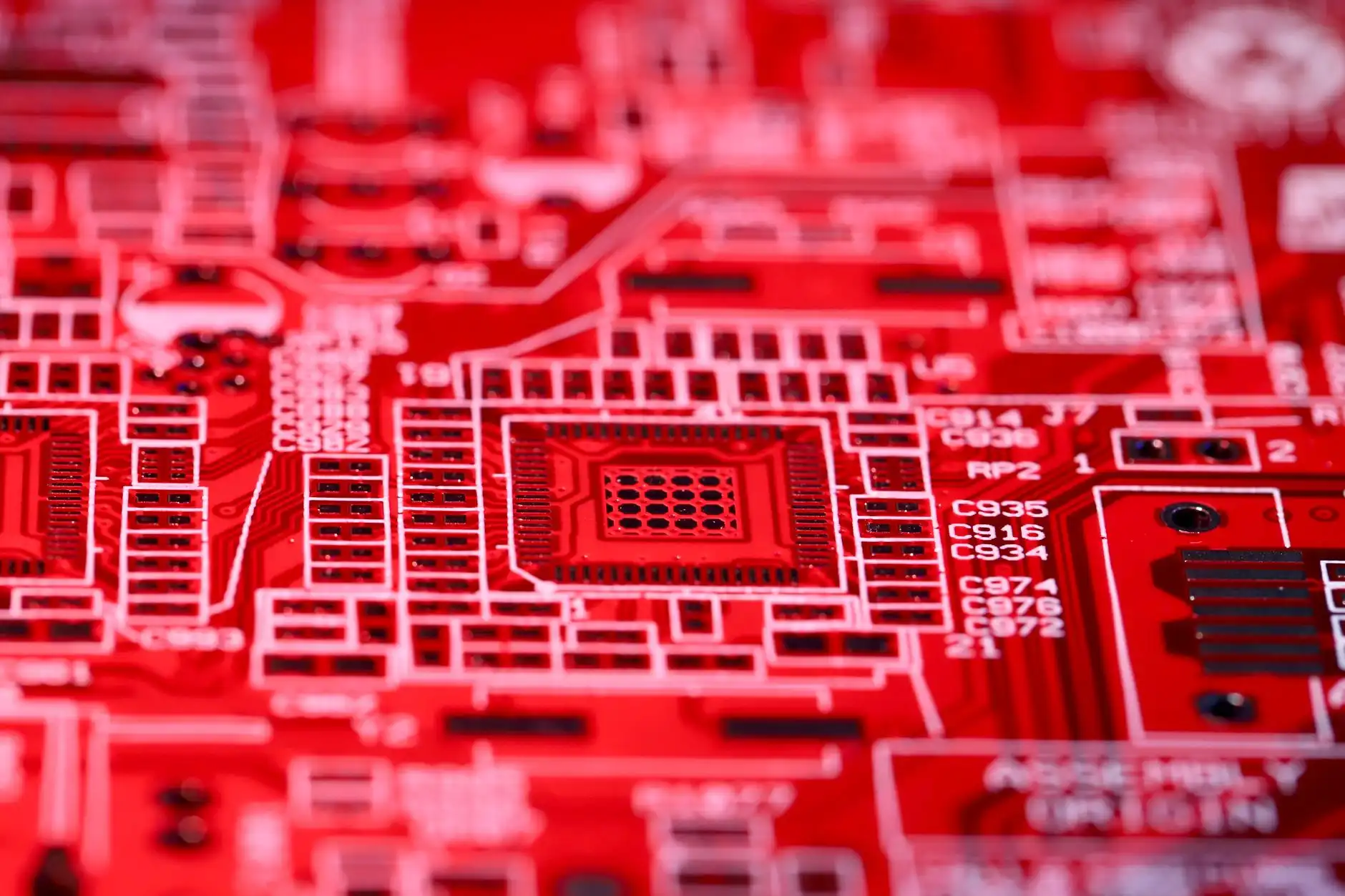 2024年企业广告投放策略对比：传统媒体与新媒体整合方案